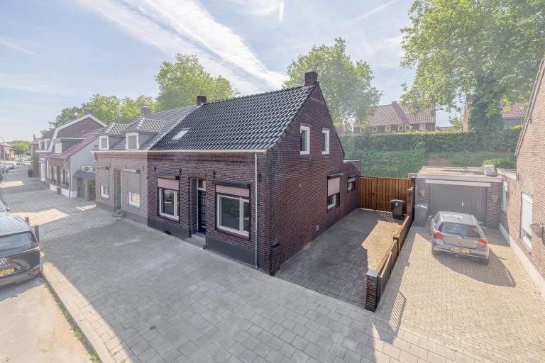 Maasstraat 21