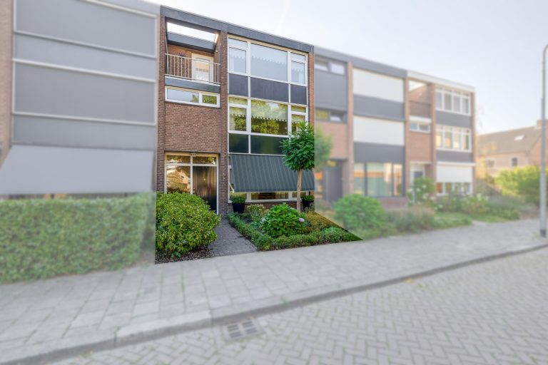 Bisschop Paredisstraat 6