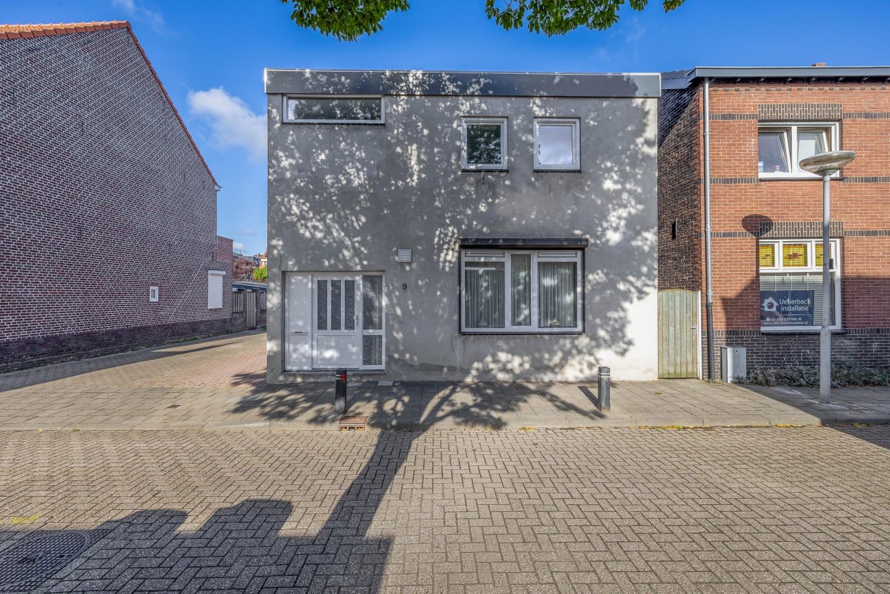 van Laerstraat 9